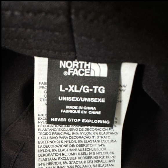 The North Face Class V Brimmer Hat In TNF
Black Unisex L/XL - Picture 8 of 9